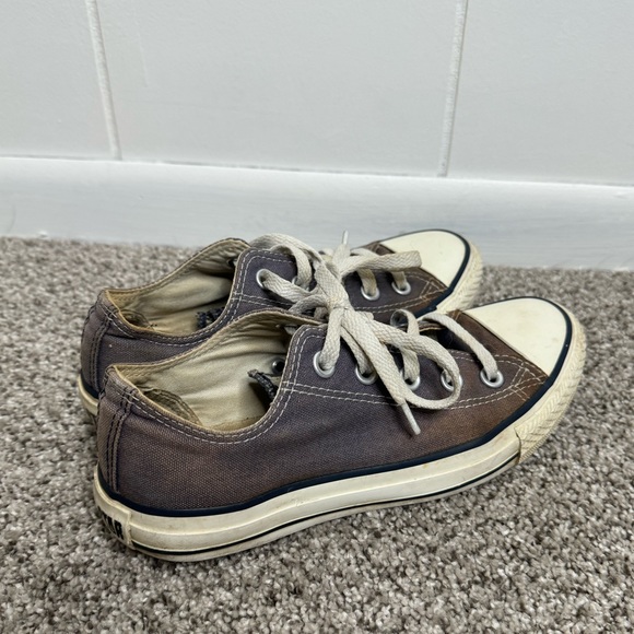 All star Chuck Taylor’s Converse low tops - Picture 2 of 6